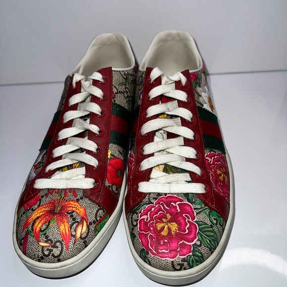 Gucci Ace GG Supreme Red and Green Floral Print Sneakers - Picture 5 of 8